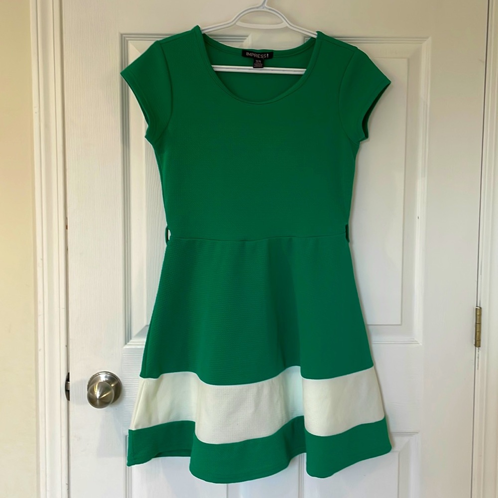 Women's dress with sleeves. Green and white. Size medium.